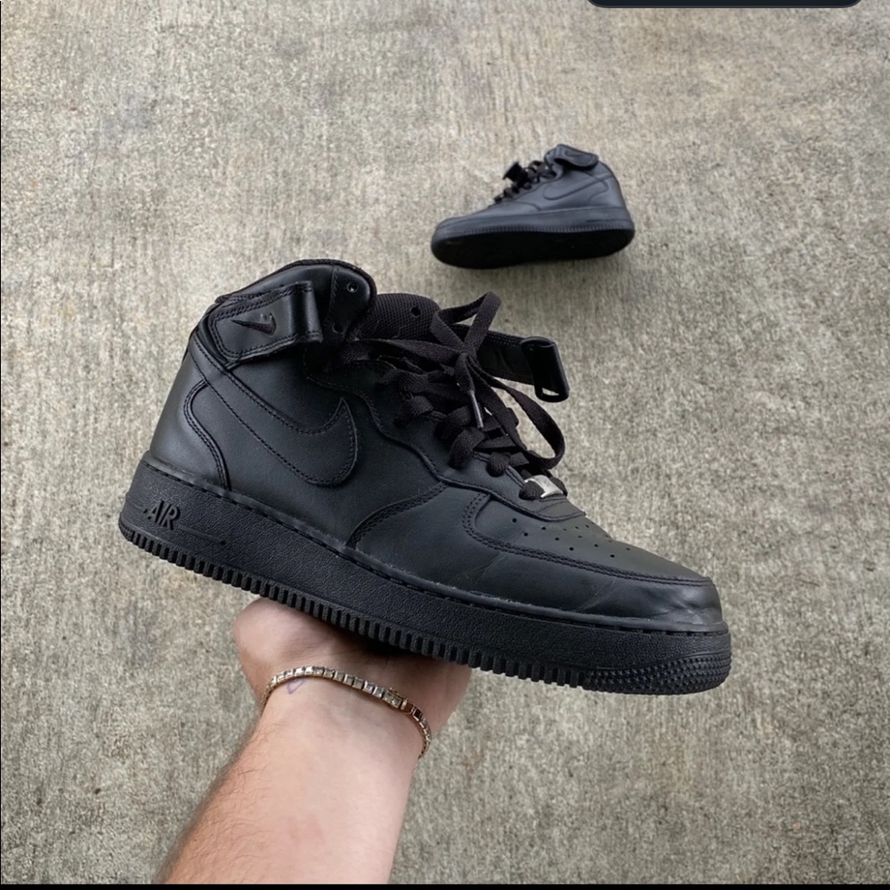 Nike af1 all black mid size 9